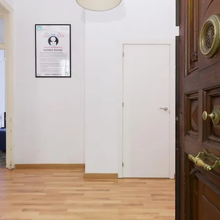 Daire Key Plaza Universidad - Gran Via Barselona