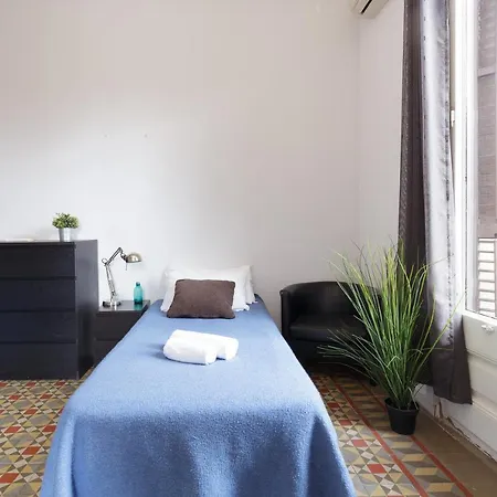 Key Plaza Universidad - Gran Via Appartement